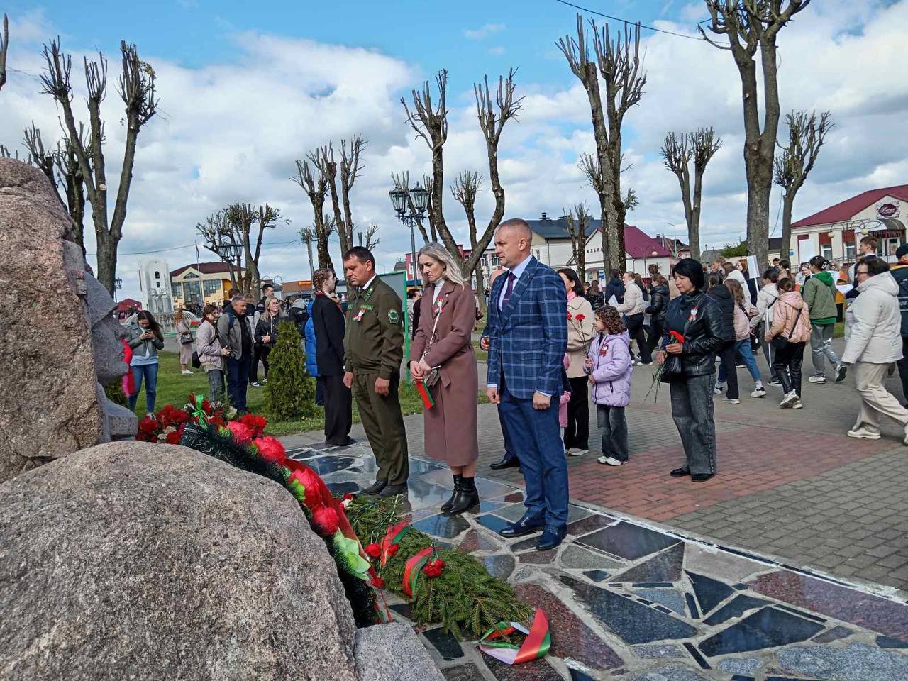 Ивьевский лесхоз почтил память героев Великой Победы
