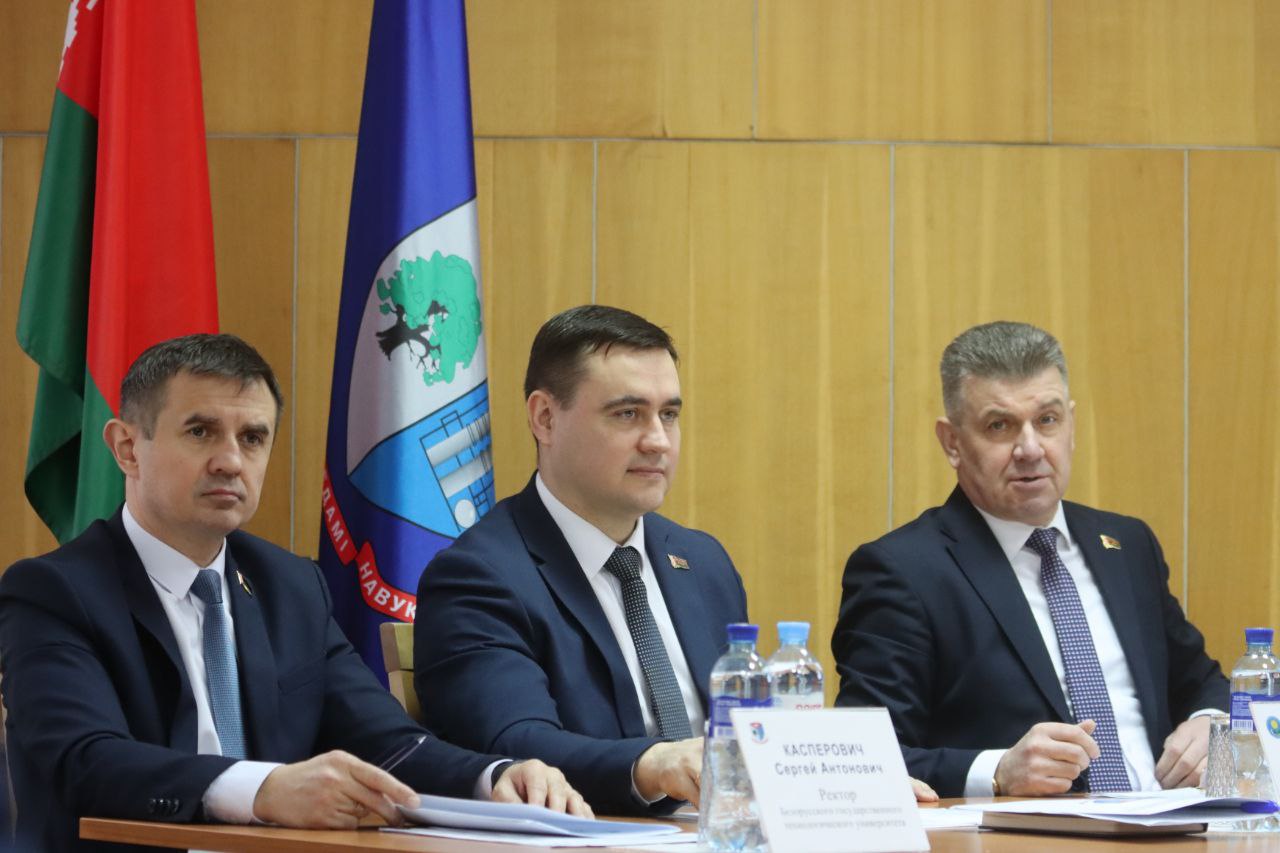 Вместо химии - физика.