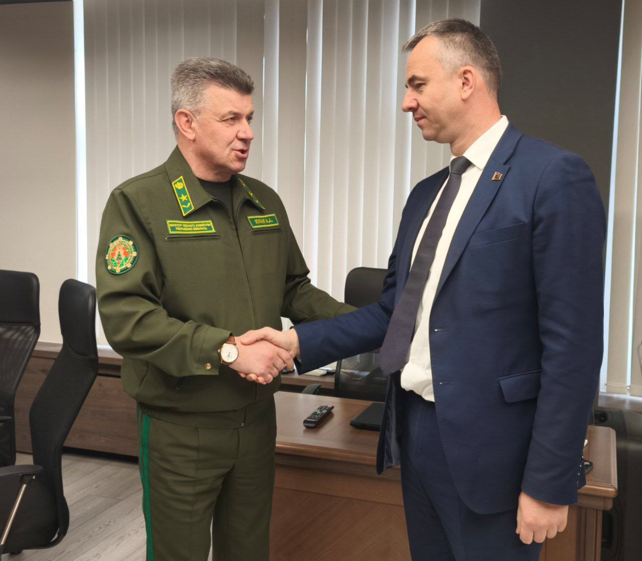 Отрасль провожает замминистров
