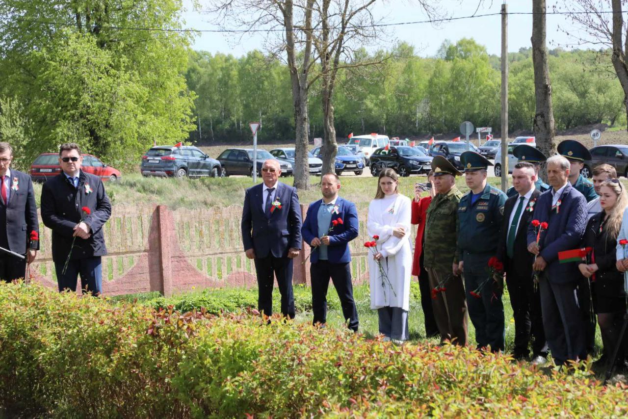 2 мая 2025 года в агрогородке Костени прошла церемония захоронения останков девяти воинов Красной Армии, погибших в годы Великой Отечественной войны.