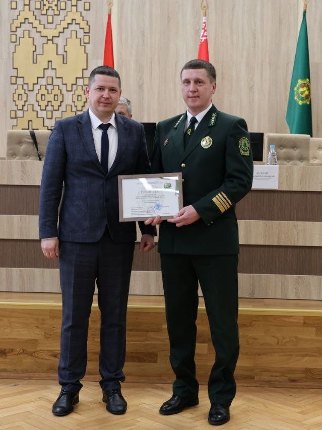 ТРЕТИЙ ГОД НА ПЬЕДЕСТАЛЕ