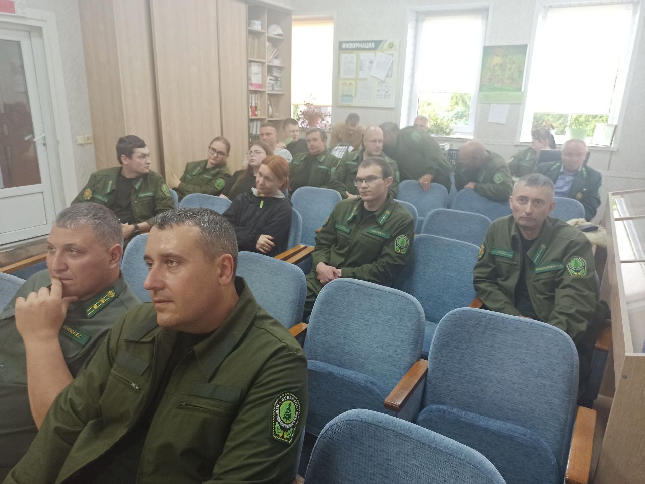 Сегодня в Сморгонском опытном лесхозе проходит внеочередная проверка знаний по охране труда у мастеров леса и мастеров на лесосеках.