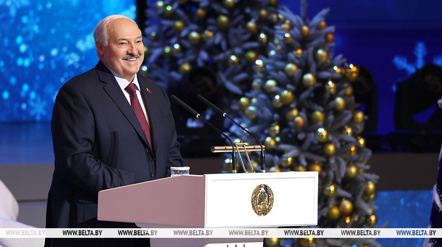 Лукашенко - детям: в Беларуси у всех как никогда равные возможности, надо только трудиться