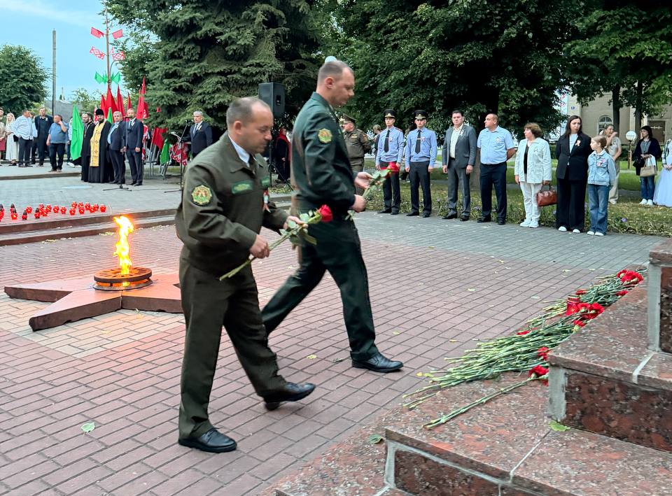 «А в памяти живут три слова: сегодня началась война…»
