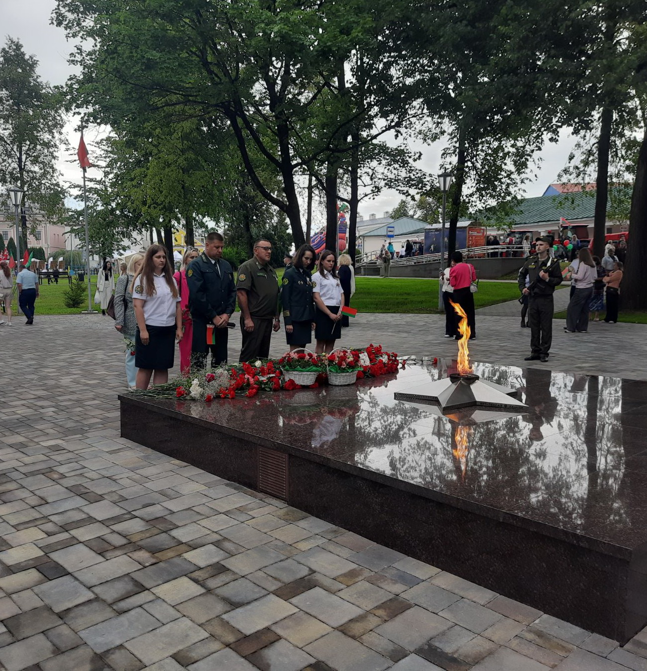 Мирного неба тебе, Новогрудчина! В городском сквере прошел митинг, посвященный 82-й годовщине освобождения района