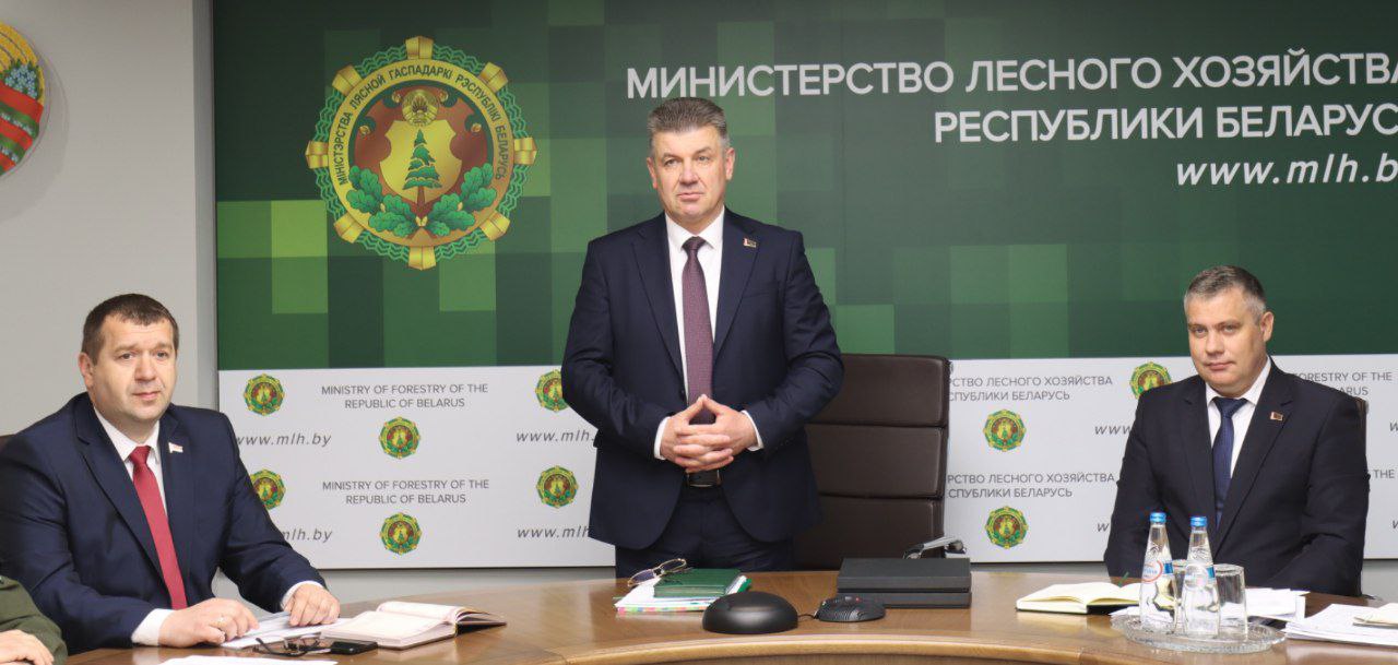 Александр Кулик представил коллективу Минлесхоза своих новых заместителей