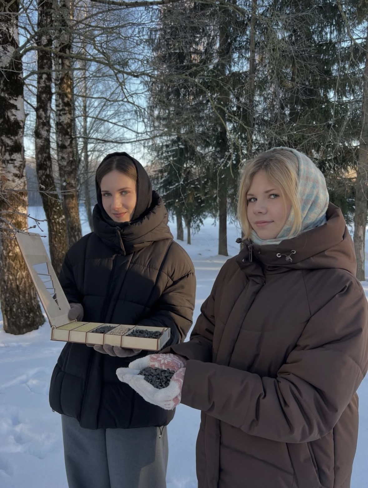 Учащиеся ГУО «Средняя школа г.п.Красносельский» присоединились к экологической акции «Покормим птиц зимой» 